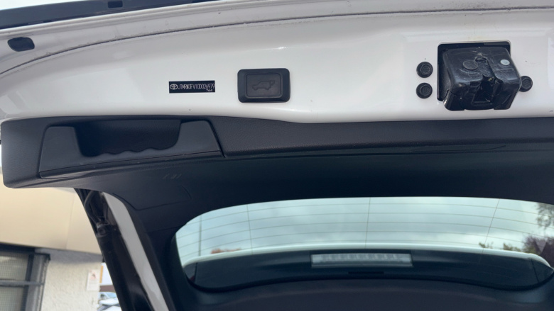 Toyota RAV4 2.5 VVT-i Hybrid Design 5dr CVT Hybrid Estate